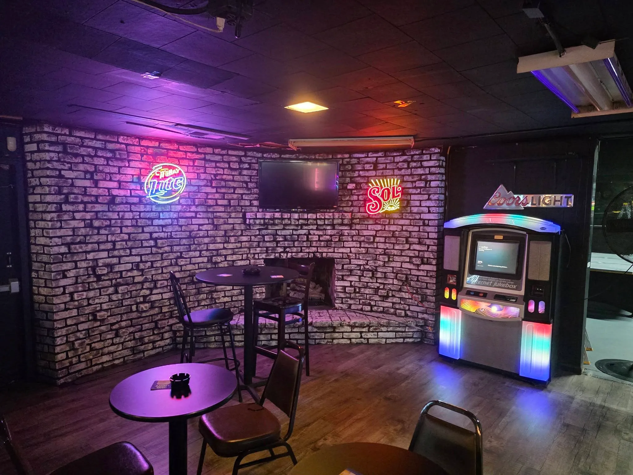 Seating area near the jukebox at Deep Pocket Dave's